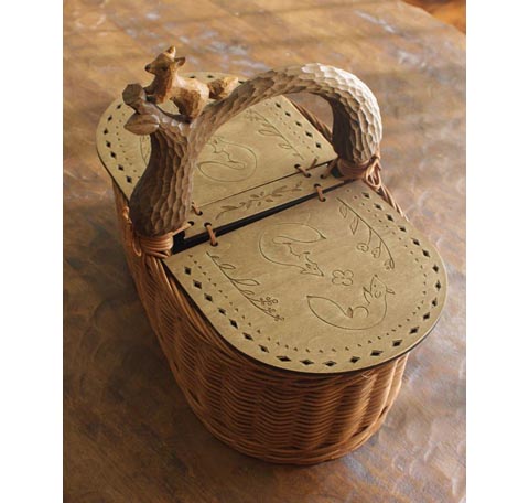 キツネ蓋付きバスケット